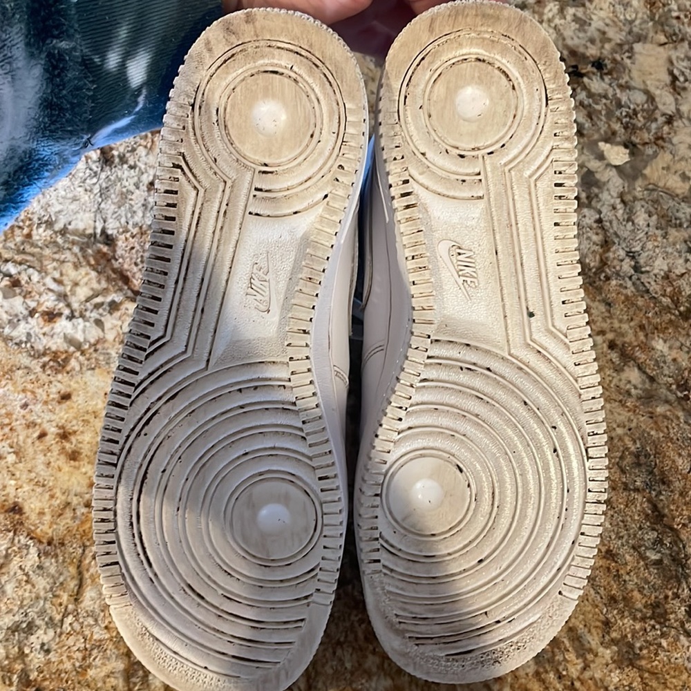Men’s Nike Air Force Mid sneakers - Picture 8 of 8